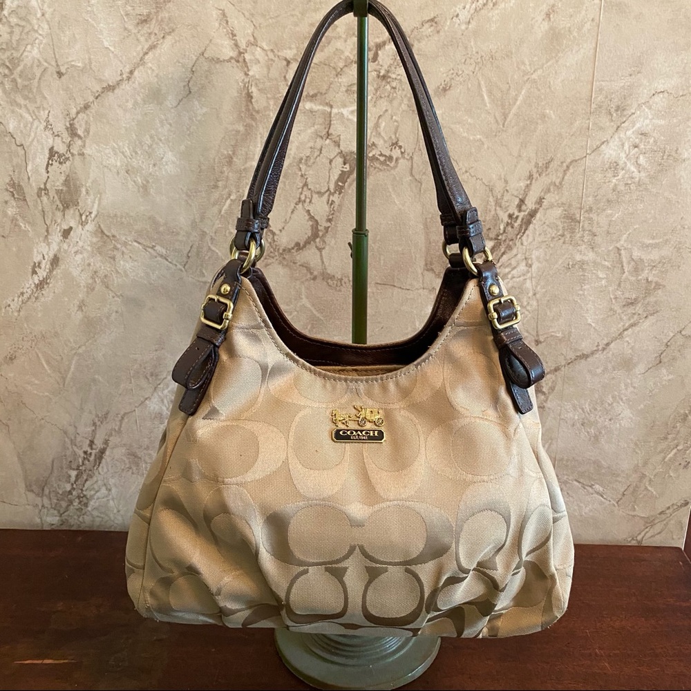 Coach Signature Maggie Shoulder Bag